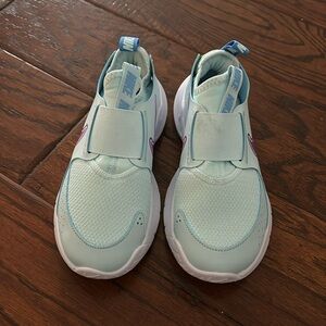 Girls Nike flex runners size 1 never worn